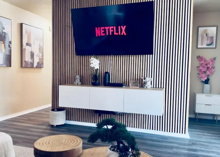 Luxurious 4br Retreat | 10 Minutes From Hood