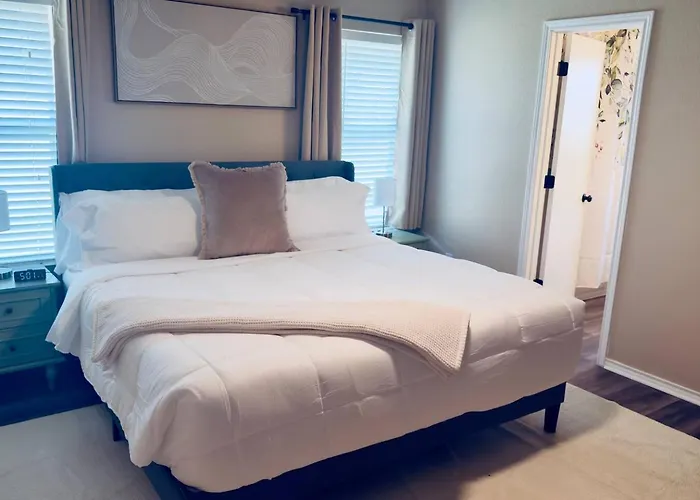 Holiday home Luxurious 4br Retreat | 10 Minutes From Hood