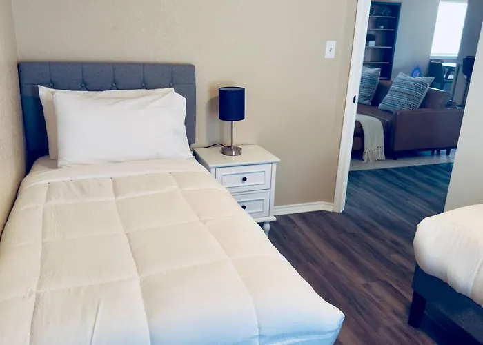 Holiday home Luxurious 4br Retreat | 10 Minutes From Hood
