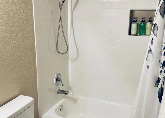 Luxurious 4br Retreat | 10 Minutes From Hood Killeen